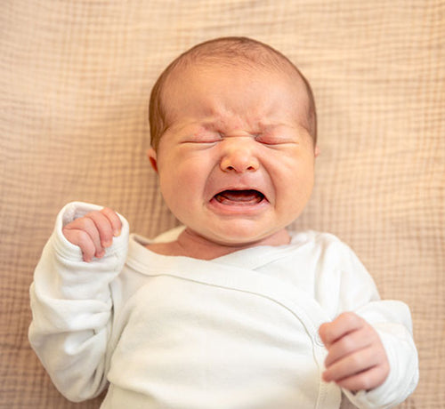 Bébé constipé : causes, signes et solutions pour aider votre petit - Mustela Belgium - 1