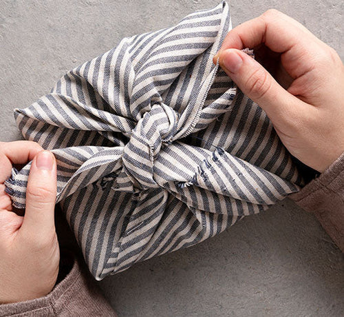 Emballage cadeau tissu réutilisable zéro déchet - Mustela Benelux - 1